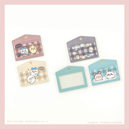 「ちいかわ」ダイカットシールが今回も可愛い…！100円ショップ向け新作アイテムがお披露目―窓付きカードケースは実用性もよさそう