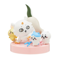 「ヤダーッ」が聞こえてきそう…「ちいかわ」キメラ襲撃で怖いけどカワイイ！カプセルトイ「討伐シーンフィギュア」が再販へ