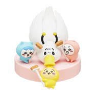 「ヤダーッ」が聞こえてきそう…「ちいかわ」キメラ襲撃で怖いけどカワイイ！カプセルトイ「討伐シーンフィギュア」が再販へ