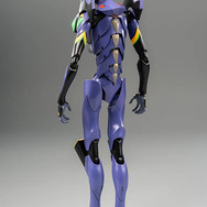 「エヴァ 第13号機」のアクションフィギュアが神々しい！4本腕でロンギヌスの槍を携える姿までスタイリッシュ