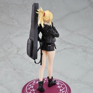 眼鏡女子好き必見！「Fate/Apocrypha」モードレッド＆ジャンヌが“執事×眼鏡”コラボで生まれた描き下ろしイラストでフィギュア化