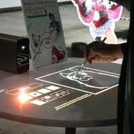 主人公役の梶裕貴がサプライズ出演！『白猫プロジェクト』10周年記念イベントをレポート