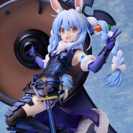 ホロライブ・兎田ぺこらが「マシュの鎧」を着こなす！特別な姿の『FGO』コラボフィギュア、予約受付スタート