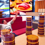 今回は“マッスルサンバ”！！『スト6』新ファイティングパスが本日8月1日16時より配信―「スシロー」コラボがバトルハブにも登場