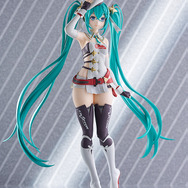 ムチムチ太ももがたまらない！トリダモノ氏による「レーシングミク」がお求めやすい高クオリティフィギュア“ポッパレ”に登場