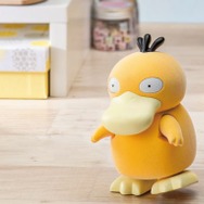 『ポケモン』呼びかけると歌って歩く！いろいろなアクションで応える「コダック」のおもちゃが8月3日より発売