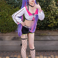 モデル／にゃろ（X：@nyaro0）、撮影：tama（X：@tama_0811_）