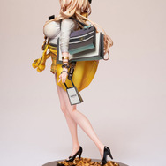 魅惑の金髪ギャル！『勝利の女神：NIKKE』より「ルピー」のフィギュアが予約開始―ショッピングバッグや輝くアサルトライフルまでしっかり再現