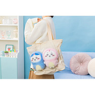 2025年も「ちいかわ」で迎えよッ!! 巳年におめかししたぬいぐるみ、ブランケットなどお得すぎる“ハッピーバッグ”が予約受付中