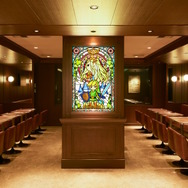 『ゼルダの伝説』の美しいステンドグラスが話題に!「ニンテンドーミュージアム」に併設されるカフェの装飾に注目集まる