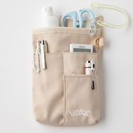 Classicoの「ポケモン医療用アパレル」に新作追加！グッズとして「ペンケース」も登場―ポケットからのぞくピカチュウが可愛い