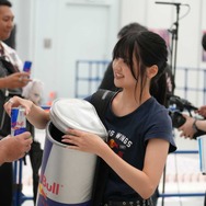 ホロライブ・獅白ぼたんがファンと共にギネス世界記録に挑戦―YAGOOも駆けつけ「パッケージ入り食品で作った最大の文章」記録を大きく塗り替える【イベントレポート】