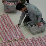 ホロライブ・獅白ぼたんがファンと共にギネス世界記録に挑戦―YAGOOも駆けつけ「パッケージ入り食品で作った最大の文章」記録を大きく塗り替える【イベントレポート】