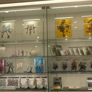 コナミスタイル東京ミッドタウン店オープン、開店前から多くのファンが駆けつける