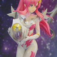 ボディラインもくっきり！劇場版「ガンダムSEED」ラクス