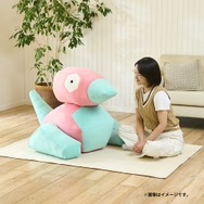 等身大ポリゴンぬいぐるみ でかい…！『ポケモン』存在感抜群の「等身大ポリゴンぬいぐるみ
