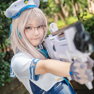 ネオン『勝利の女神：NIKKE』／綴（@tsuzuri_7）