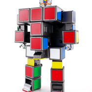 50周年ダブルアニバーサリー記念に「ルービックキューブ」が超合金化！ロボットに変形、ボタンを押すと腹部のパネルを発射
