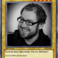 「遊戯王」カードをモチーフとした墓石が海外で話題に―22歳で他界した熱心な「遊戯王」ファンへ家族から最後の贈り物