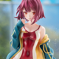 「ソフィー 競泳水着ver」フィギュアが予約締切目前！ほんのり頬をそめた表情や、パーカーの袖をつかむ仕草から目が離せない