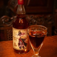 ホロライブ・宝鐘マリンのコラボラム酒「マリンズラム」本日10月18日17時より受注開始―“宝鐘の一味”に贈る絆の一瓶