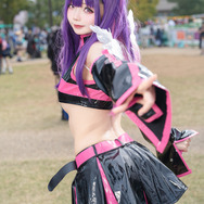 コスプレ】美しくくびれたウエストとガーターベルト越しの絶対