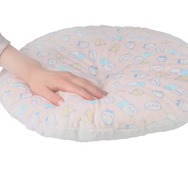 「ちいかわ」たちが愛犬、愛猫を包んでくれる！ふわもこ手触りの“ペットベッド”に癒される