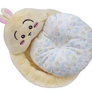 「ちいかわ」たちが愛犬、愛猫を包んでくれる！ふわもこ手触りの“ペットベッド”に癒される