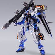 同シリーズからは今年8月に「METAL BUILD ブルーフレーム」も登場していました。