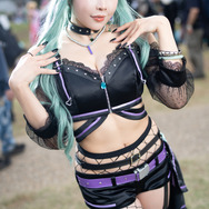 コスプレ】「八雲べに」推しレイヤーが、美脚際立つポージングで