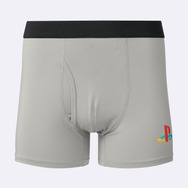 GUから「PlayStation」30周年コラボコレクション登場！発売当時の90年代をテーマに、象徴的なロゴやモチーフをデザイン