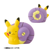 ピカチュウに頬を寄せるアーボが可愛い！『ポケモン