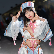 尤依(Instagram:y___u__iii)