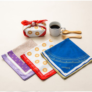 「アルフォート」の巨大クッションが当たる「ブルボン」グッズくじ11月30日発売!チョコの茶色、バニラホワイトの白色と2カラーを展開