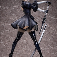 スラっと伸びた美脚に見惚れる！「NieR:Automata」2Bが
