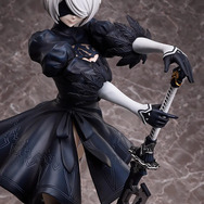 スラリとした美脚まで、1/4スケールで再現!「NieR:Automata」2Bフィギュアの圧倒的存在感