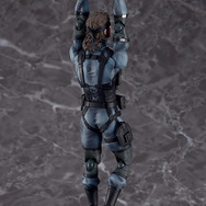 『MGS2』スネークの超リアルなfigmaが面白い！お馴染みのダンボールから「！」シーンまで、何でも再現できちゃう
