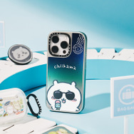 窓の外を眺める「ちいかわ」たちが可愛い！“旅行”モチーフのスマホアクセが発売ー世界観を楽しめるポップアップストアも