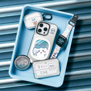 窓の外を眺める「ちいかわ」たちが可愛い！“旅行”モチーフのスマホアクセが発売ー世界観を楽しめるポップアップストアも