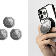 窓の外を眺める「ちいかわ」たちが可愛い！“旅行”モチーフのスマホアクセが発売ー世界観を楽しめるポップアップストアも