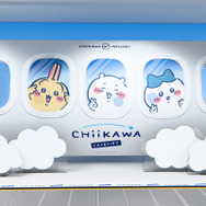 窓の外を眺める「ちいかわ」たちが可愛い！“旅行”モチーフのスマホアクセが発売ー世界観を楽しめるポップアップストアも