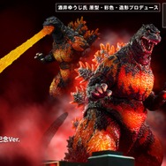 「ゴジラ」70周年記念の文字も！「ゴジラ (1995)」闇夜に輝く瞳や体表の発光まで再現し“S.H.MonsterArts” に再登場