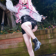 ユニ『勝利の女神：NIKKE』／六・店長（X：@llUxxUl6）