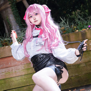 ユニ『勝利の女神：NIKKE』／六・店長（X：@llUxxUl6）