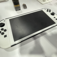 リークをもとに作り上げた？「ニンテンドースイッチ 2」のカバーを展示する海外メーカーに直撃取材！