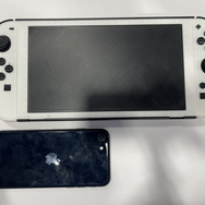 リークをもとに作り上げた？「ニンテンドースイッチ 2」のカバーを展示する海外メーカーに直撃取材！