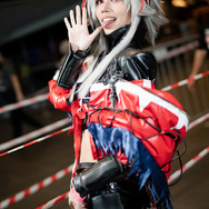 W『アークナイツ』／jyen（ Instagram：moon_jyuuu）