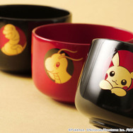 『ポケモン』干支小椀が発売！ピカチュウ、カイリュー、アーボを職人が一点ずつ“蒔絵技法”を用いて表現