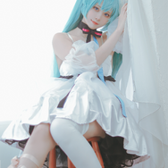 初音ミク／るーみ（X：@love1loooomy）、撮影：まさる（X：@masaru_cos