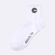 小さくなった悟空やベジータ、ピッコロをクールにデザイン！GUから「ドラゴンボールDAIMA」コラボアパレルが2月21日販売開始